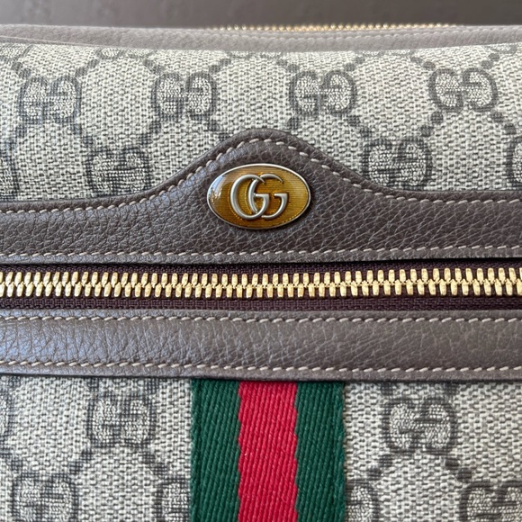 GUCCI SUPREME GG SHOULDER BAG - Picture 3 of 16